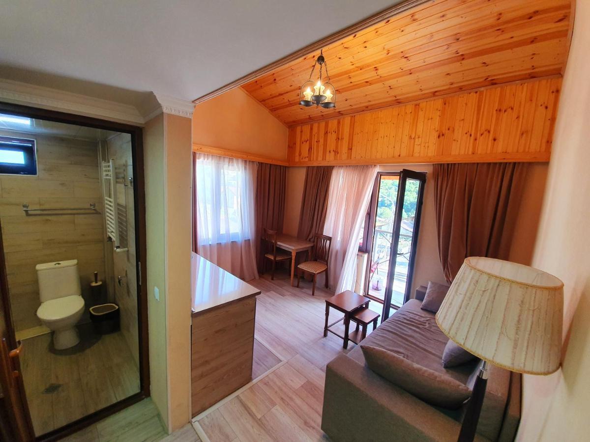 Nino Ratiani'S Guesthouse Mestia Luaran gambar