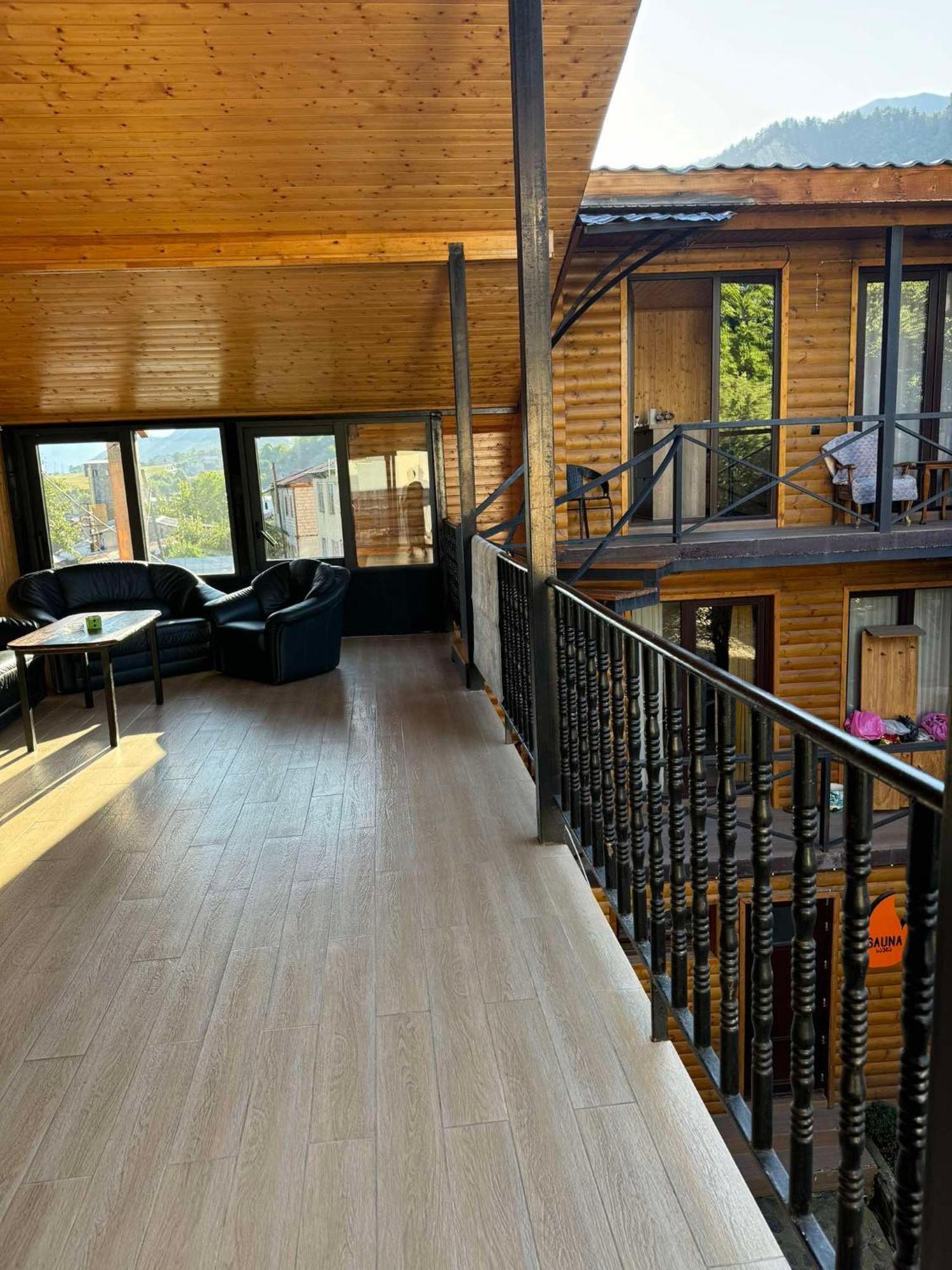 Nino Ratiani'S Guesthouse Mestia Luaran gambar