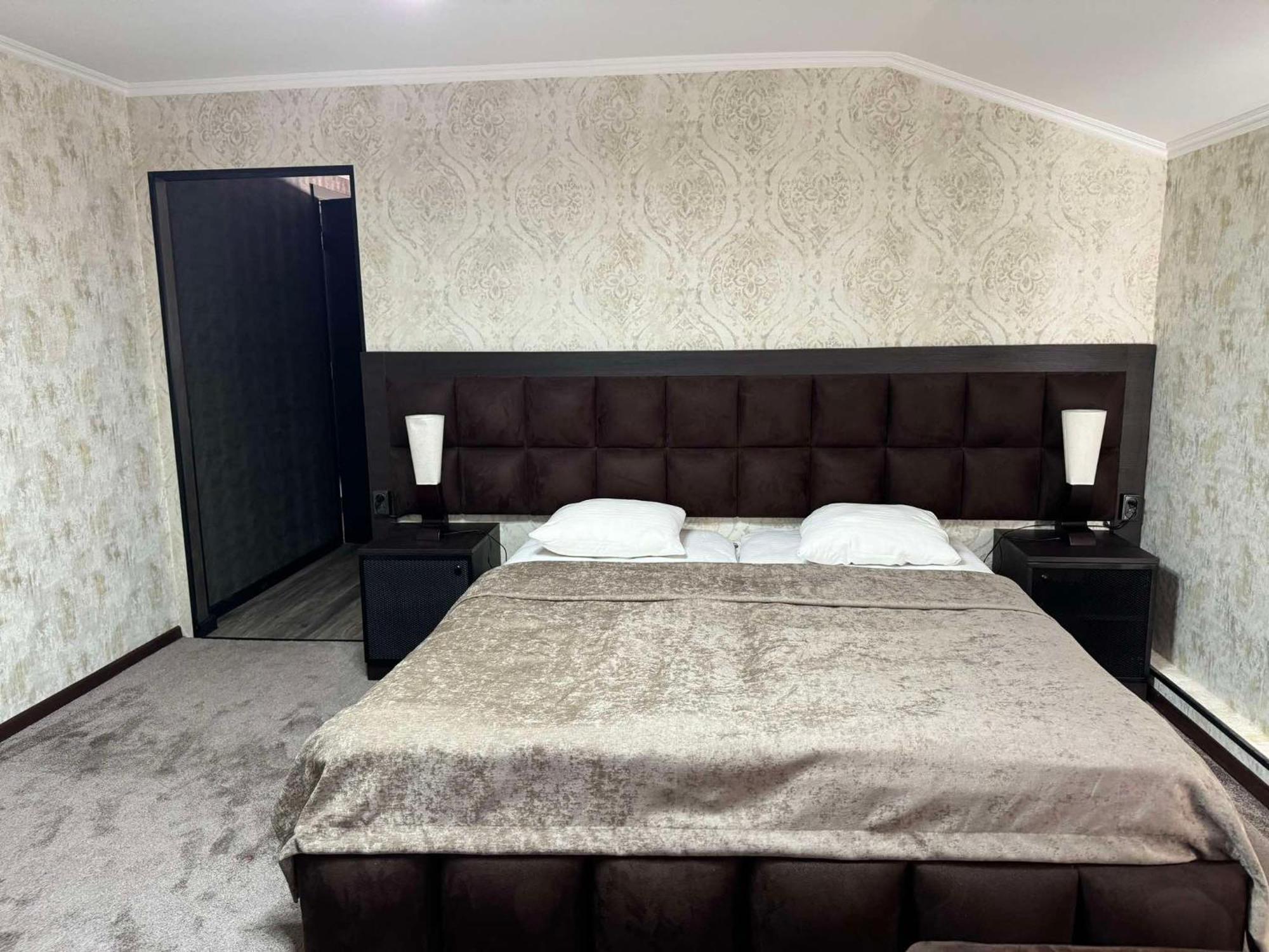 Nino Ratiani'S Guesthouse Mestia Luaran gambar
