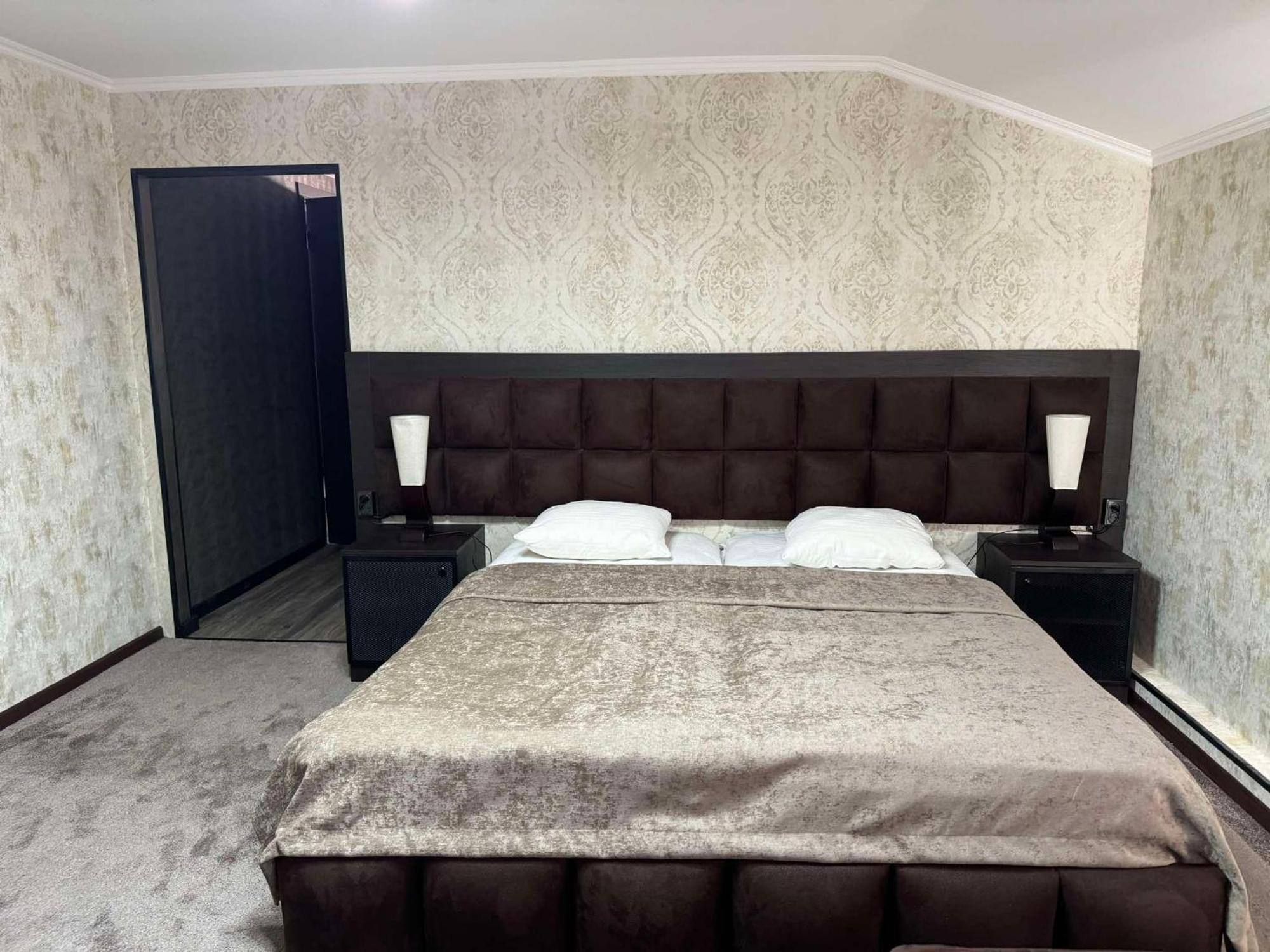 Nino Ratiani'S Guesthouse Mestia Luaran gambar
